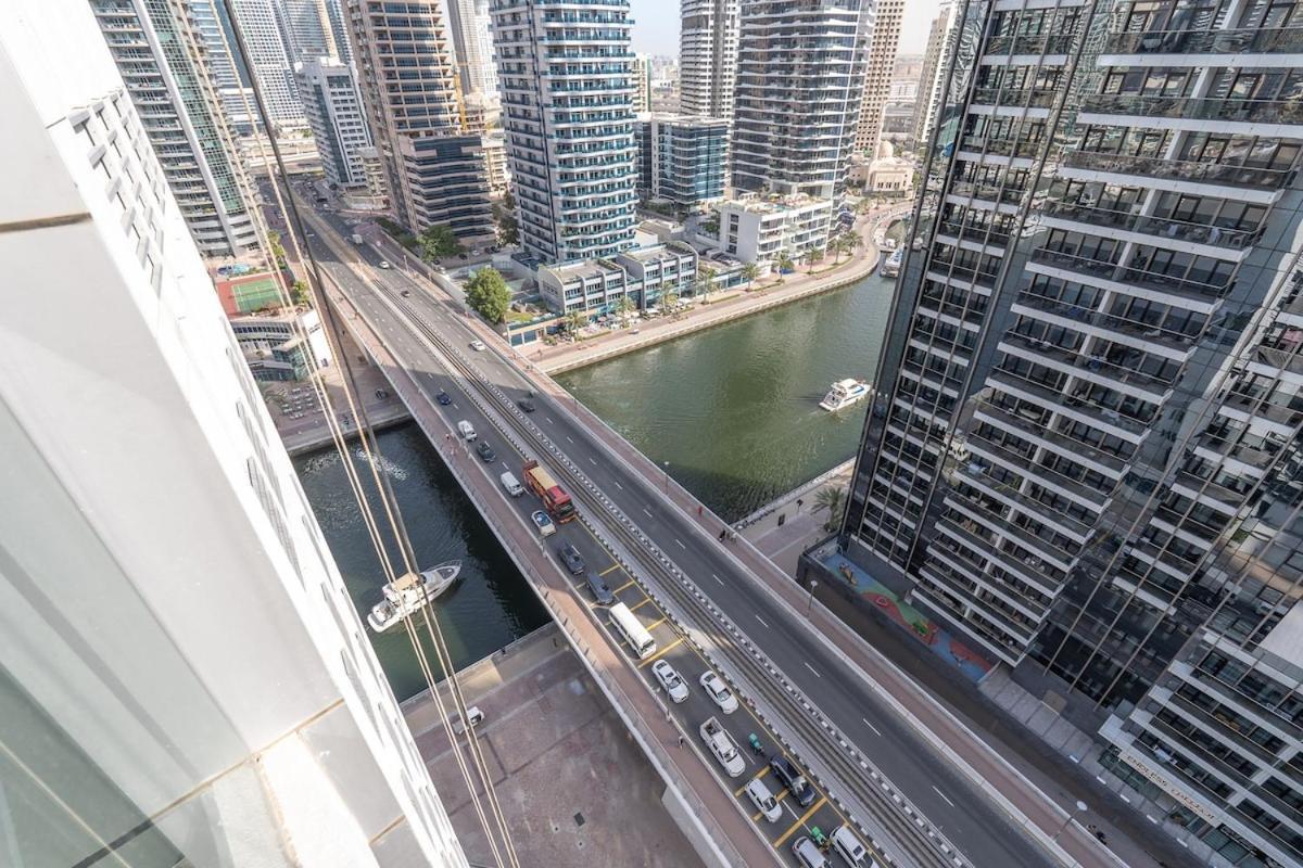 Wonderful 3-Bedroom With Marina Wharf Views In Dubai Marina Luaran gambar