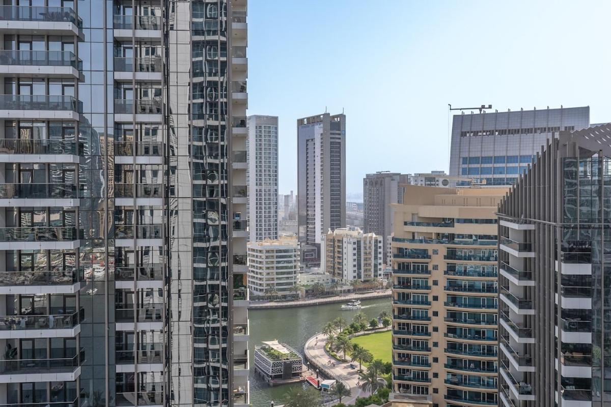 Wonderful 3-Bedroom With Marina Wharf Views In Dubai Marina Luaran gambar