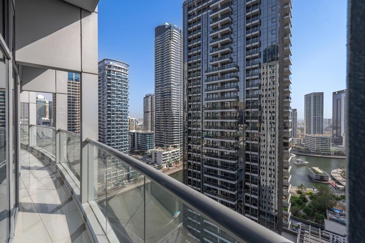 Wonderful 3-Bedroom With Marina Wharf Views In Dubai Marina Luaran gambar