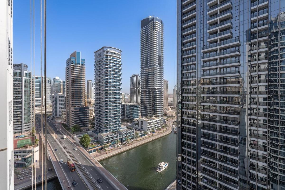 Wonderful 3-Bedroom With Marina Wharf Views In Dubai Marina Luaran gambar